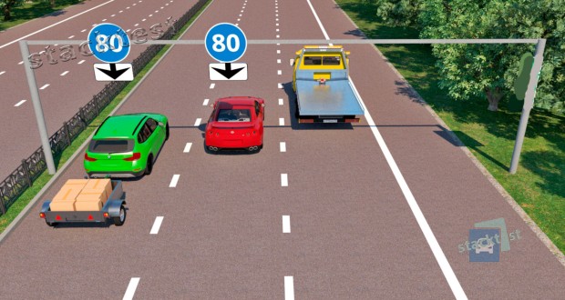 Кто из водителей не нарушает Правила дорожного движения, двигаясь по дороге, на которую не действуют требования, установленные для движения по автомагистралям и дорогам для автомобилей, вне населённого пункта со скоростью 80 км/ч?