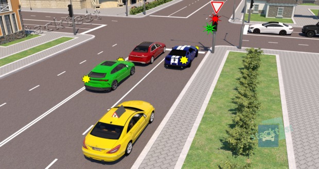 Как необходимо поступить водителю красного легкового автомобиля, если ему необходимо проехать перекрёсток прямо?