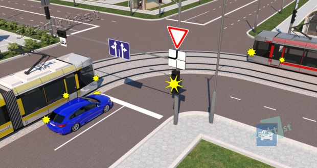 На светофоре включён жёлтый мигающий сигнал. В сложившейся обстановке водитель легкового автомобиля при повороте налево: