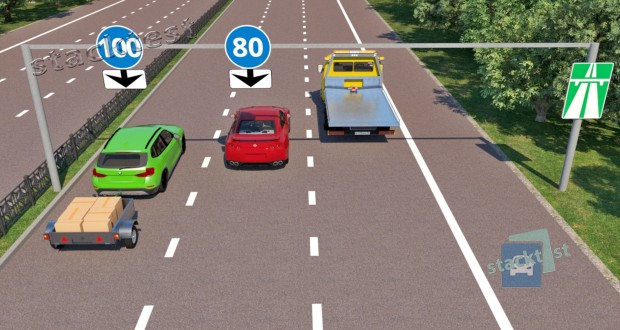 Водители каких автомобилей не нарушают Правила дорожного движения, если все автомобили двигаются в показанной ситуации со скоростью 100 км/ч?