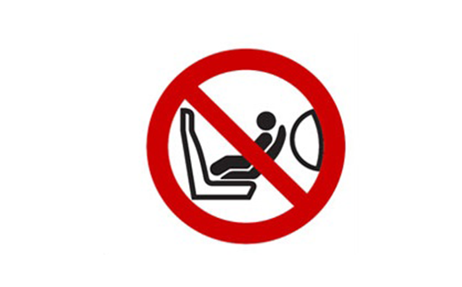 Lapse transportimine autoistmel, mille ees on kasutusvalmis turvapadi, on keelatud.