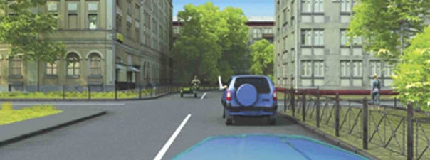 Согнутая в локте рука водителя автомобиля является сигналом, информирующим Вас о его намерении: